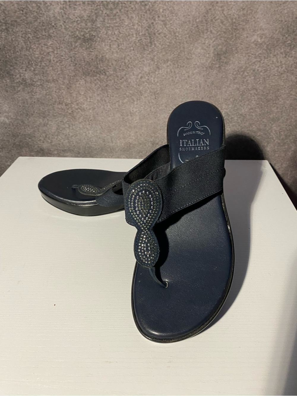 Italian Shoemakers Womens Navy Blue Rhinestone Thong Wedge Sandals Sz 9
